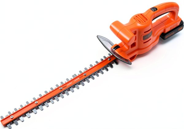 BLACK+DECKER Hedge Trimmer 18 Inch Battery Powered-2